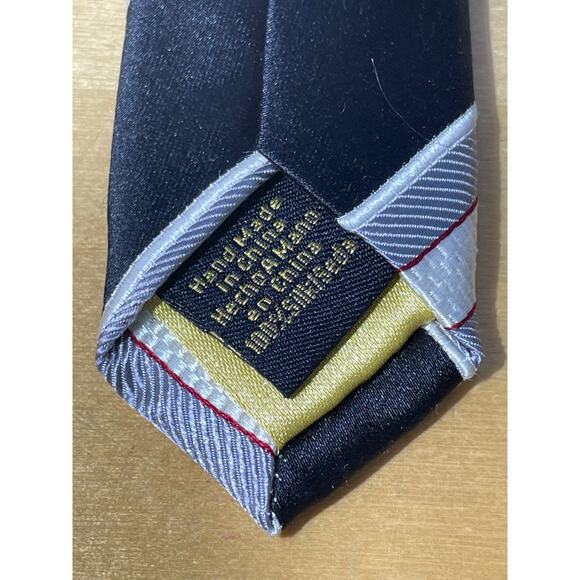 Donald Trump Signature Collection Silk Necktie Black Gray Red Pinstripe Repp Tie - Picture 4 of 6